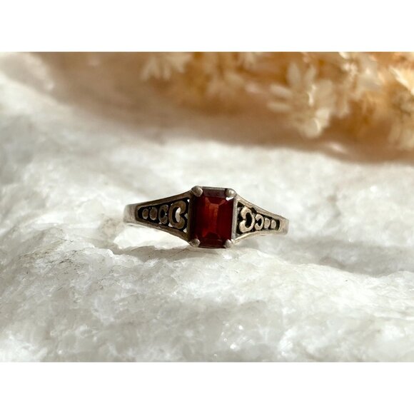 Dark Garnet Semi-Precious Gemstone 925 Sterling Silver Vintage Ring - sz 6 - Picture 6 of 11